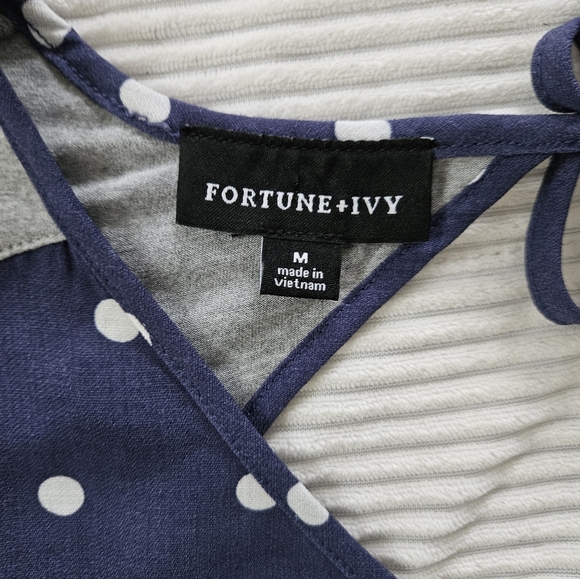 Fortune & Ivy Navy Polka Dot Top with Gray Accents Size M - Picture 4 of 8